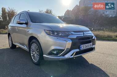 Внедорожник / Кроссовер Mitsubishi Outlander 2021 в Киеве