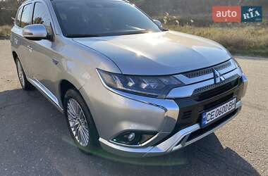 Внедорожник / Кроссовер Mitsubishi Outlander 2021 в Киеве