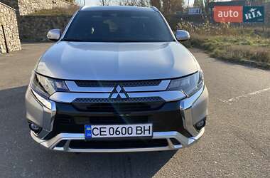 Внедорожник / Кроссовер Mitsubishi Outlander 2021 в Киеве