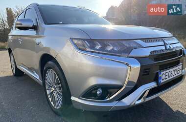 Внедорожник / Кроссовер Mitsubishi Outlander 2021 в Киеве