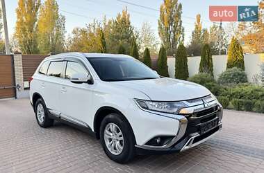 Позашляховик / Кросовер Mitsubishi Outlander 2018 в Кропивницькому