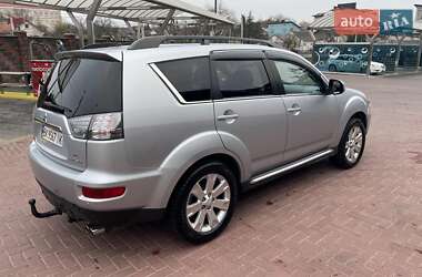 Внедорожник / Кроссовер Mitsubishi Outlander 2011 в 