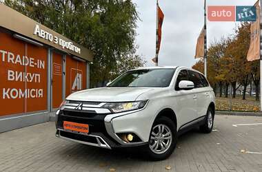 Внедорожник / Кроссовер Mitsubishi Outlander 2021 в Днепре