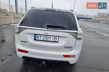 Внедорожник / Кроссовер Mitsubishi Outlander 2014 в Харькове