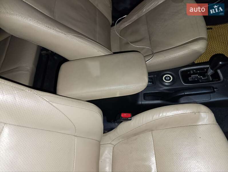 Позашляховик / Кросовер Mitsubishi Outlander 2013 в Білій Церкві