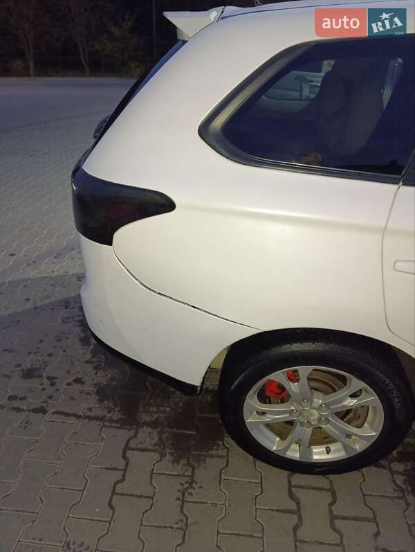 Позашляховик / Кросовер Mitsubishi Outlander 2013 в Білій Церкві