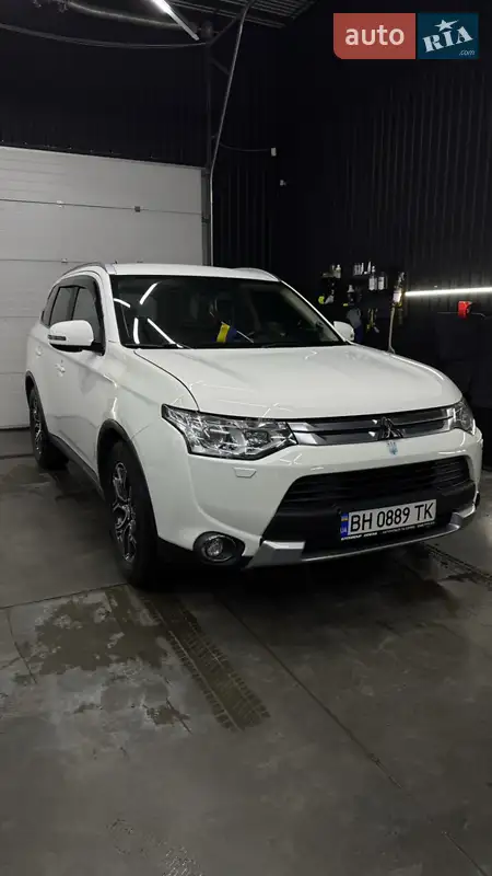 Mitsubishi Outlander 2015