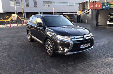 Позашляховик / Кросовер Mitsubishi Outlander 2017 в 