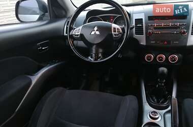 Внедорожник / Кроссовер Mitsubishi Outlander 2009 в Ровно