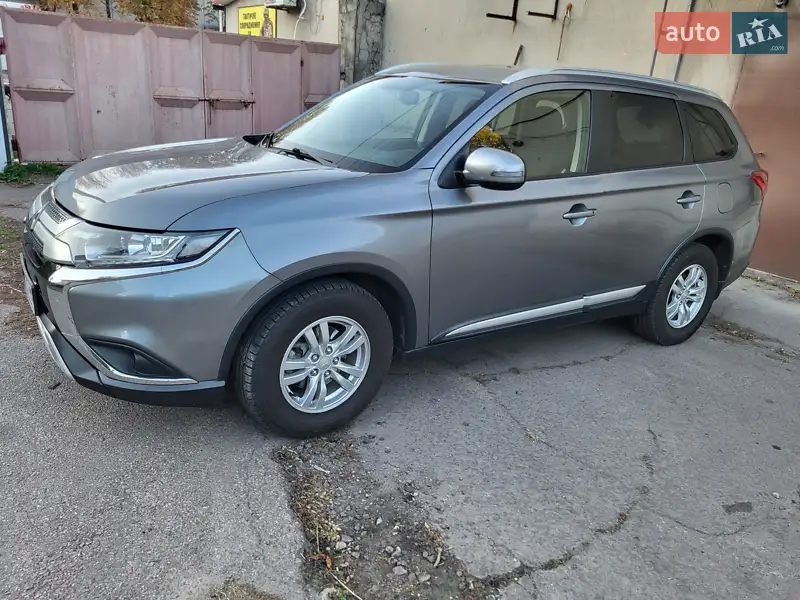 Mitsubishi Outlander