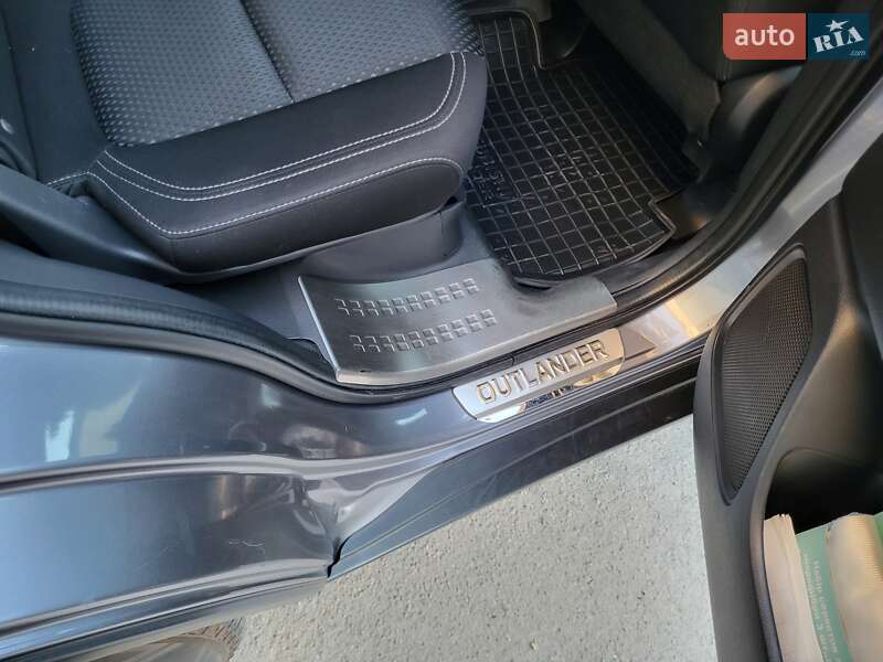 Внедорожник / Кроссовер Mitsubishi Outlander 2018 в Нововоронцовке фото 18 Внедорожник / Кроссовер Mitsubishi Outlander 2018 в Нововоронцовке