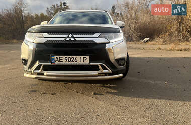 Позашляховик / Кросовер Mitsubishi Outlander 2018 в 