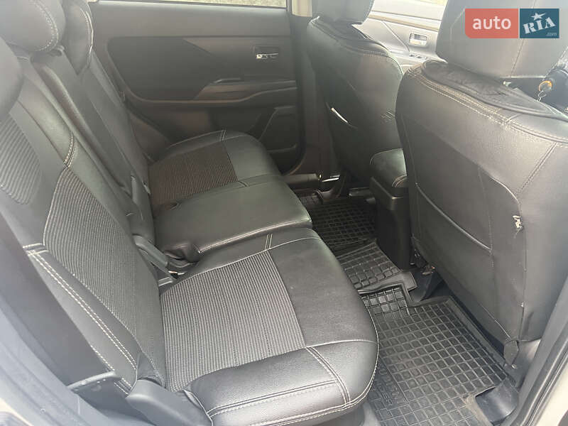 Позашляховик / Кросовер Mitsubishi Outlander 2018 в Кривому Розі