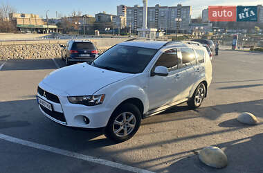 Позашляховик / Кросовер Mitsubishi Outlander 2012 в Умані