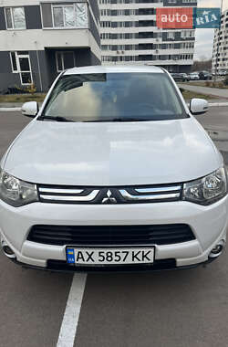 Внедорожник / Кроссовер Mitsubishi Outlander 2013 в Харькове