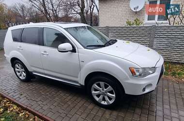 Внедорожник / Кроссовер Mitsubishi Outlander 2011 в Варве