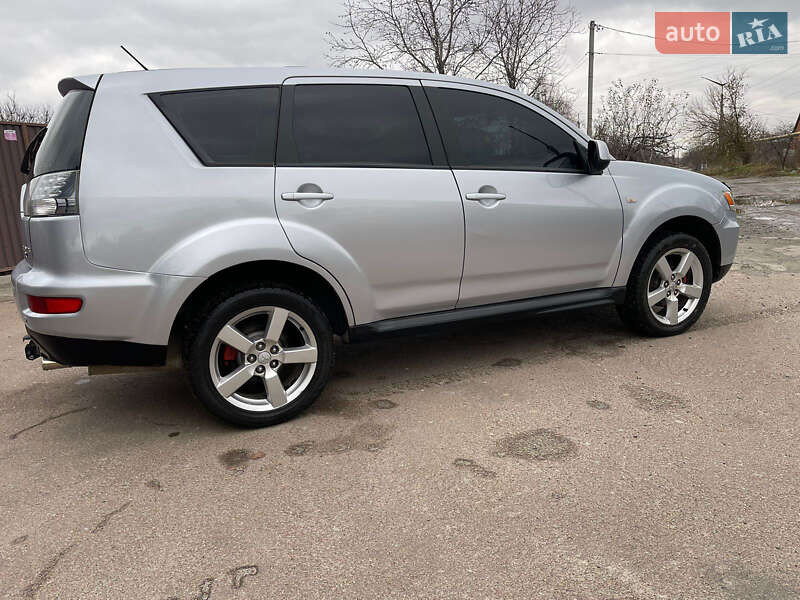 Позашляховик / Кросовер Mitsubishi Outlander 2010 в Коростишеві