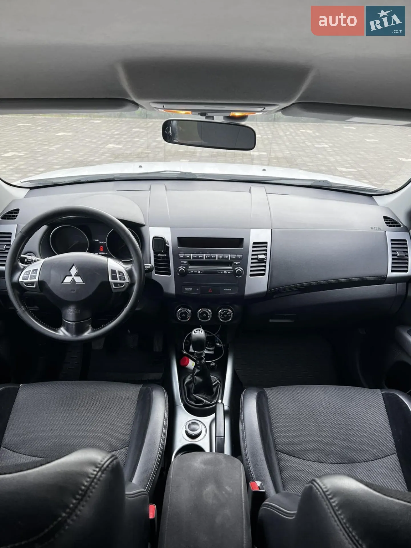2010 Mitsubishi Outlander - мініатюра 9