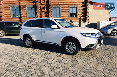 Позашляховик / Кросовер Mitsubishi Outlander 2019 в Одесі