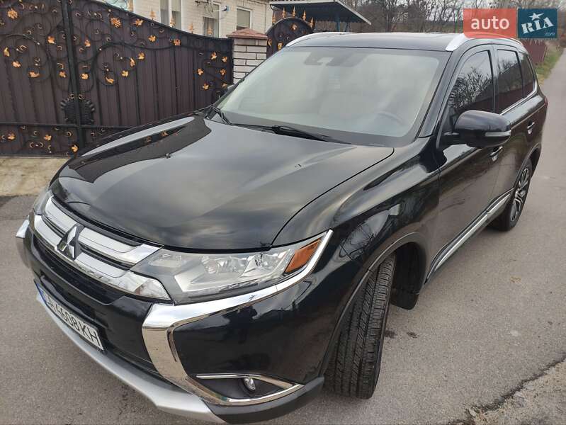 Внедорожник / Кроссовер Mitsubishi Outlander 2018 в Корсуне-Шевченковском