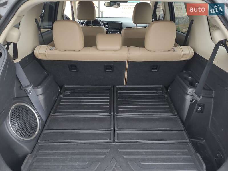 Внедорожник / Кроссовер Mitsubishi Outlander 2018 в Корсуне-Шевченковском