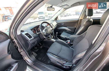 Внедорожник / Кроссовер Mitsubishi Outlander 2010 в Житомире