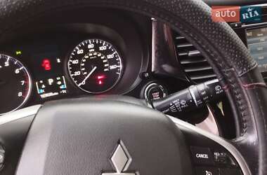 Внедорожник / Кроссовер Mitsubishi Outlander 2013 в Запорожье