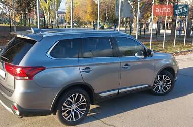 Внедорожник / Кроссовер Mitsubishi Outlander 2017 в Запорожье