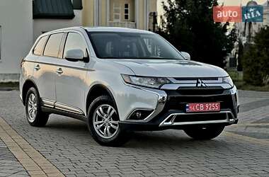 Внедорожник / Кроссовер Mitsubishi Outlander 2019 в Львове