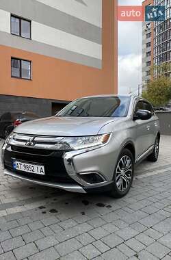 Позашляховик / Кросовер Mitsubishi Outlander 2018 в Івано-Франківську