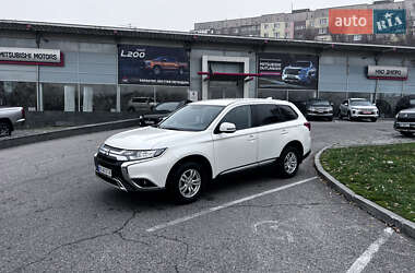 Позашляховик / Кросовер Mitsubishi Outlander 2021 в Дніпрі