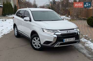 Внедорожник / Кроссовер Mitsubishi Outlander 2019 в Киеве