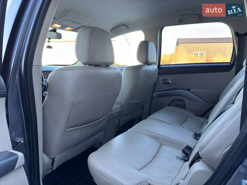 Позашляховик / Кросовер Mitsubishi Outlander 2010 в Івано-Франківську