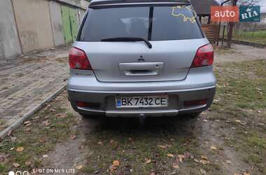 Позашляховик / Кросовер Mitsubishi Outlander 2006 в Вараші