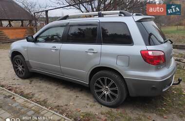 Позашляховик / Кросовер Mitsubishi Outlander 2006 в Вараші