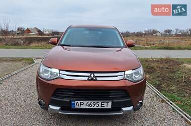 Внедорожник / Кроссовер Mitsubishi Outlander 2015 в Запорожье