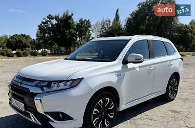 Внедорожник / Кроссовер Mitsubishi Outlander 2018 в 
