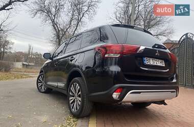 Внедорожник / Кроссовер Mitsubishi Outlander 2019 в Николаеве