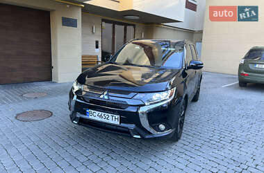 Внедорожник / Кроссовер Mitsubishi Outlander 2020 в Львове