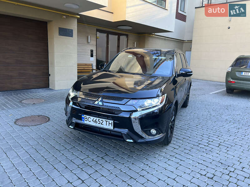 Mitsubishi Outlander 2020