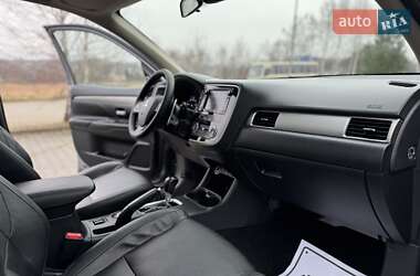 Позашляховик / Кросовер Mitsubishi Outlander 2015 в Дрогобичі