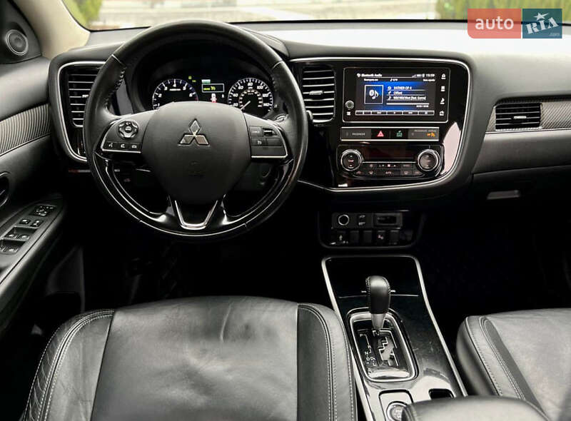 Внедорожник / Кроссовер Mitsubishi Outlander 2019 в Хмельницком