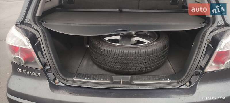 Внедорожник / Кроссовер Mitsubishi Outlander 2008 в Киеве