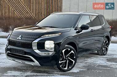 Внедорожник / Кроссовер Mitsubishi Outlander 2021 в Киеве