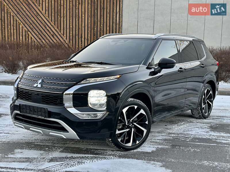 Внедорожник / Кроссовер Mitsubishi Outlander 2021 в Киеве