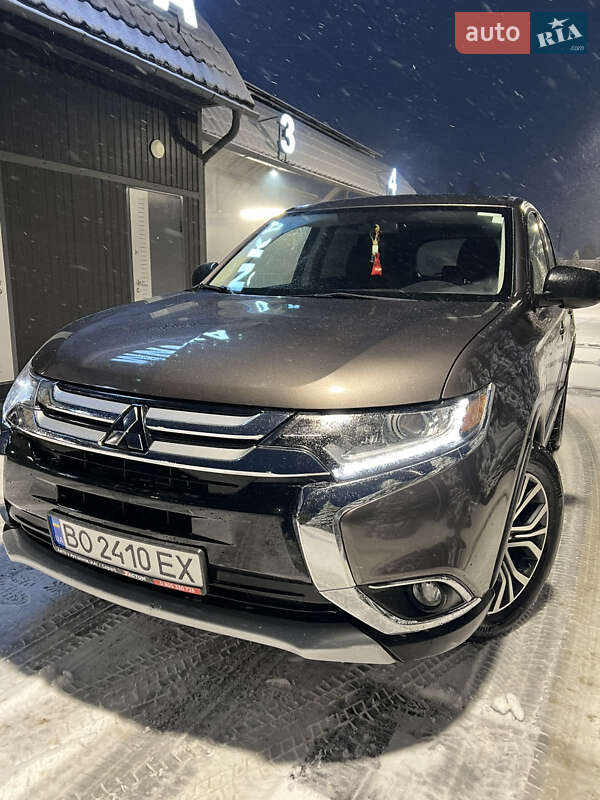 Позашляховик / Кросовер Mitsubishi Outlander 2018 в Кременці