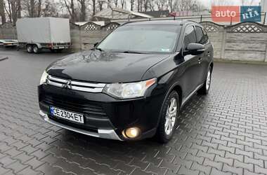 Внедорожник / Кроссовер Mitsubishi Outlander 2014 в 