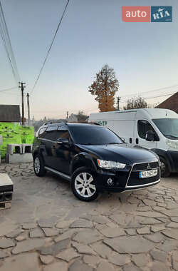 Позашляховик / Кросовер Mitsubishi Outlander 2011 в Сваляві