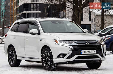 Внедорожник / Кроссовер Mitsubishi Outlander 2017 в Львове