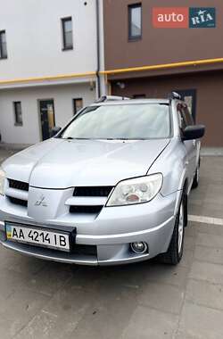 Позашляховик / Кросовер Mitsubishi Outlander 2008 в Києві